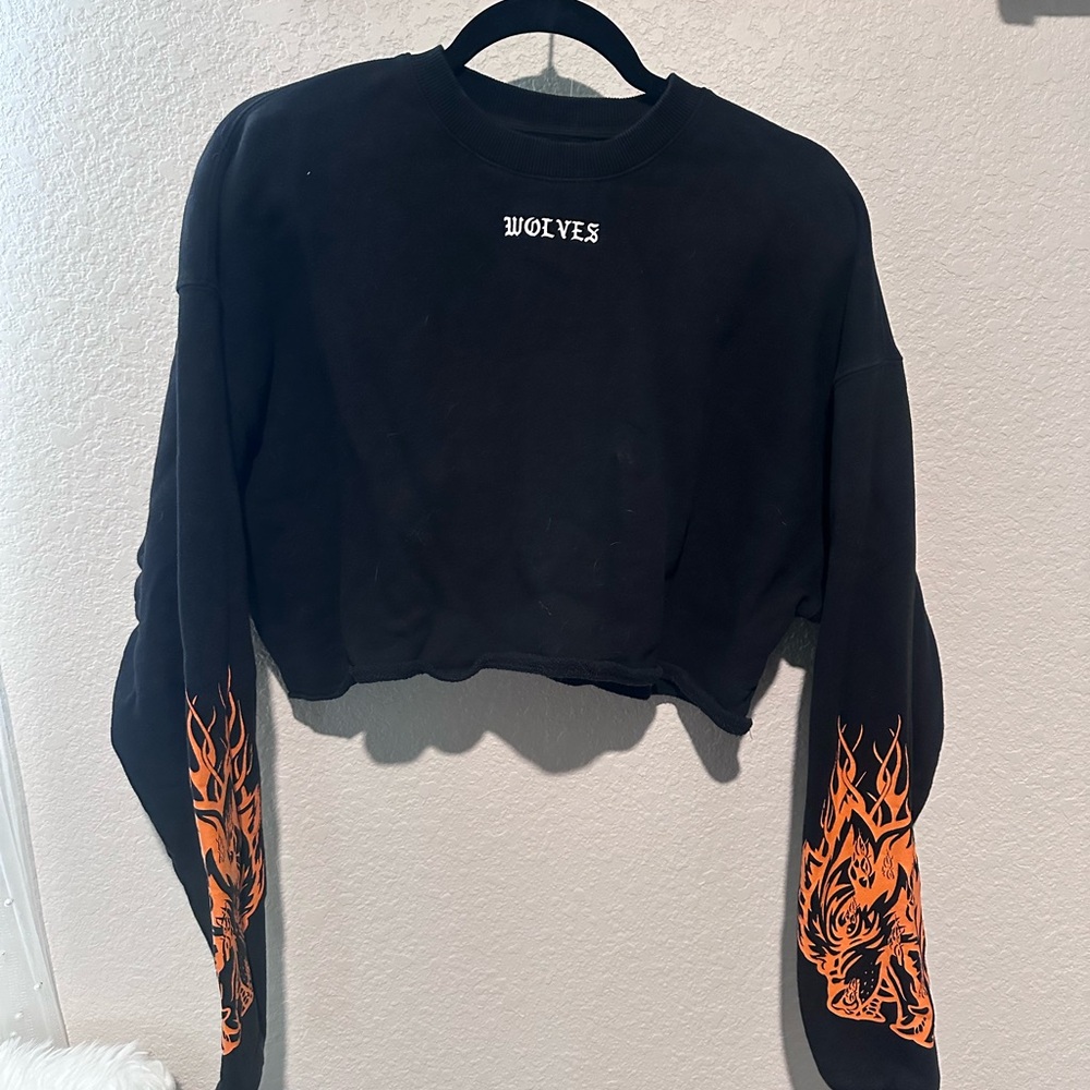 Women’s wolves brand cropped loose fit crew neck